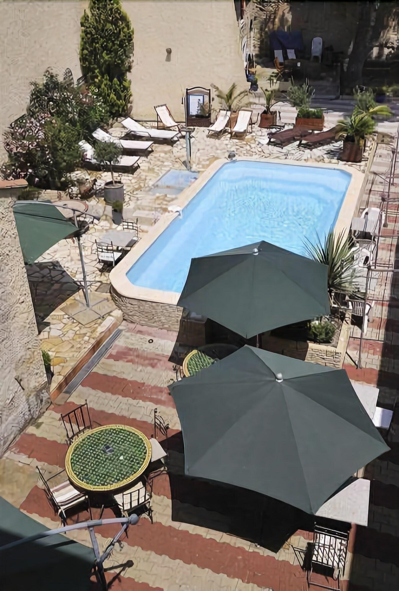 Hotel La Bastide D'Entraigues ภายนอก รูปภาพ